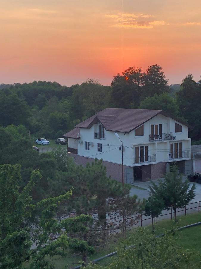 Guest House Гости Pizunda Ngoại thất bức ảnh
